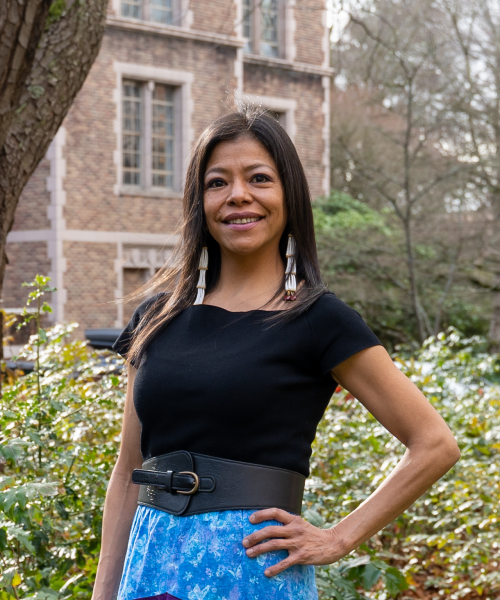 Emma Elliott - outside CoE cropped